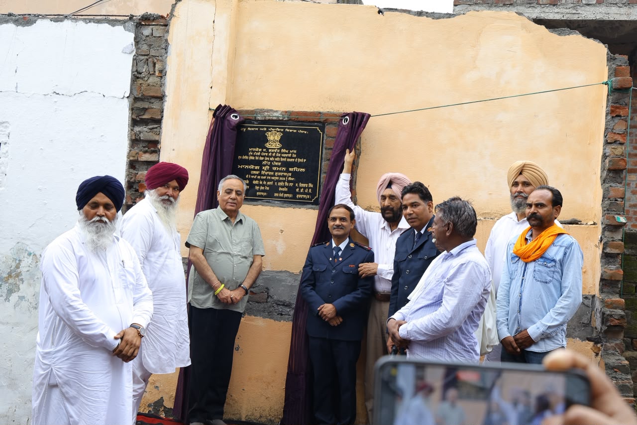 ਰਮਨ ਬਹਿਲ ਵਲੋਂ ਗ੍ਰਾਮ ਪੰਚਾਇਤ ਭੁੱਲੇ ਚੱਕ ਵਿਖੇ ਈਸਾਈ ਧਰਮਸ਼ਾਲਾ ਉਸਾਰੀ ਦੇ ਕੰਮ ਦਾ ਨੀਂਹ ਪੱਥਰ ਰੱਖਿਆ