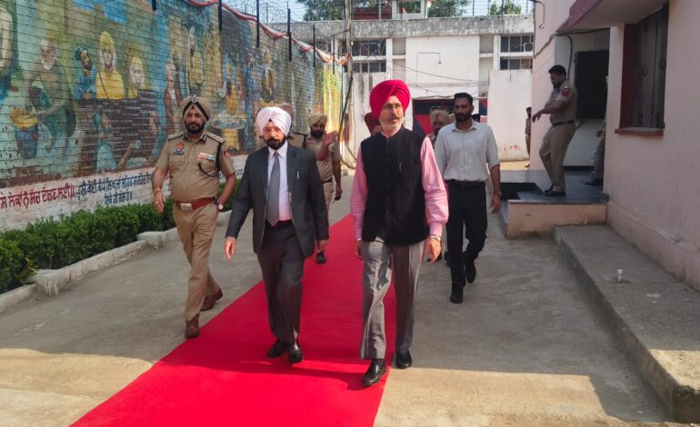 ਸ੍ਰੀ ਹਰਬੰਸ ਸਿੰਘ ਲੇਖੀ, ਮਾਨਯੋਗ ਜਿਲ੍ਹਾ ਅਤੇ ਸੈਸ਼ਨ ਜੱਜ, ਗੁਰਦਾਸਪੁਰ ਵੱਲੋਂ ਕੇਂਦਰੀ ਜੇਲ੍ਹ, ਗੁਰਦਾਸਪੁਰ ਦਾ ਦੌਰਾ