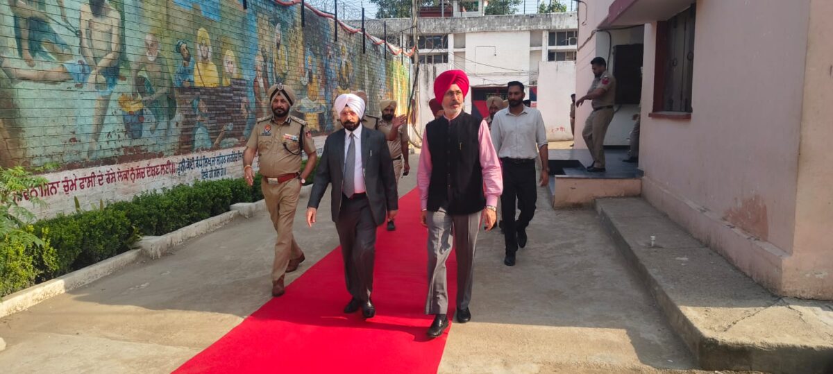 ਸ੍ਰੀ ਹਰਬੰਸ ਸਿੰਘ ਲੇਖੀ, ਮਾਨਯੋਗ ਜਿਲ੍ਹਾ ਅਤੇ ਸੈਸ਼ਨ ਜੱਜ, ਗੁਰਦਾਸਪੁਰ ਵੱਲੋਂ ਕੇਂਦਰੀ ਜੇਲ੍ਹ, ਗੁਰਦਾਸਪੁਰ ਦਾ ਦੌਰਾ
