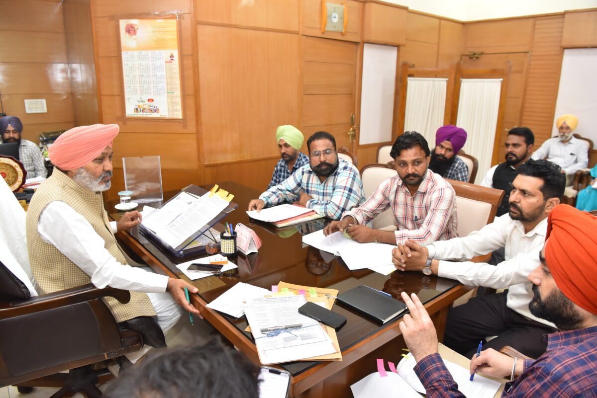 ਵਿੱਤ ਮੰਤਰੀ ਹਰਪਾਲ ਸਿੰਘ ਚੀਮਾ ਨੇ ਮੁਲਾਜ਼ਮ ਯੂਨੀਅਨਾਂ ਨਾਲ ਕੀਤੀ ਮੀਟਿੰਗ; ਮੰਗਾਂ ਦੇ ਸਮਾਂਬੱਧ ਹੱਲ ਦਾ ਦਿੱਤਾ ਭਰੋਸਾ