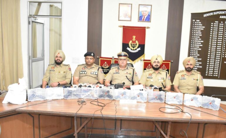 ਨਸ਼ਾ ਤਸਕਰੀ ਅਤੇ ਗੈਰ-ਕਾਨੂੰਨੀ ਹਥਿਆਰਾਂ ਦੀ ਸਪਲਾਈ ਦੇ ਨੈੱਟਵਰਕ ਨਾਲ ਜੁੜੇ 8 ਕਾਬੂ; 11 ਪਿਸਤੌਲ ਅਤੇ 2.2 ਕਿਲੋ ਹੈਰੋਇਨ ਬਰਾਮਦ